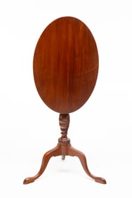 TILT TOP MAHOGANY CANDLESTAND.