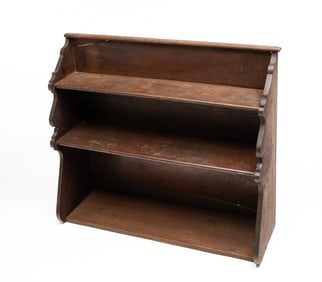 SET OF HANGING SHELVES.