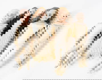 FOUR BISQUE HEAD FASHION DOLLS. (1 of 10)
