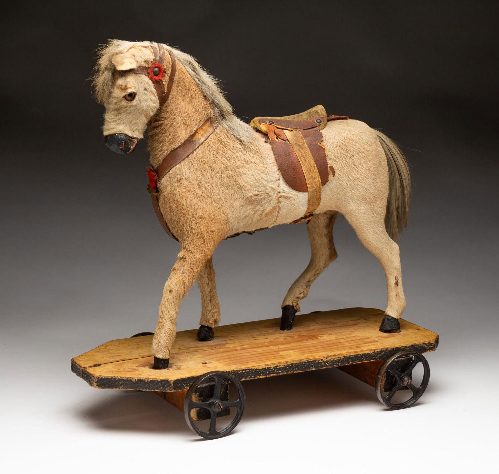 PAPIER-MACHE HORSE PULL TOY. (1 of 4)