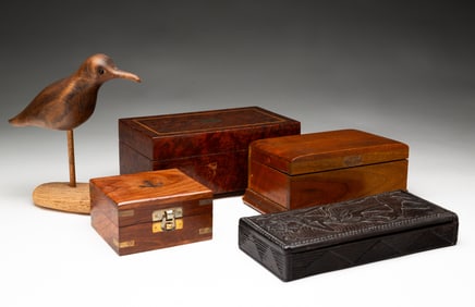 DECORATIVE WOODEN ITEMS.