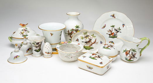 GROUP OF HEREND ROTHSCHILD BIRD PORCELAIN TABLETOP ACCESSORIES.