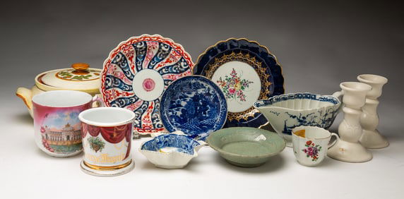 A COLLECTION OF CHINA AND POTTERY.