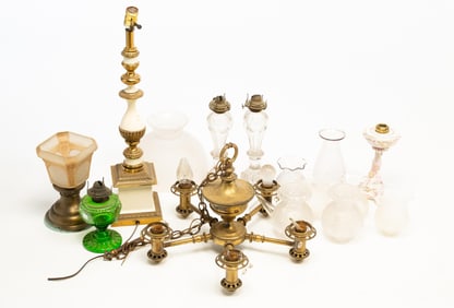 GROUP OF LIGHTING AND LIGHTING ACCESSORIES.