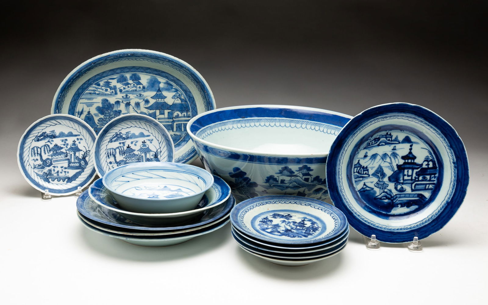 GROUP OF BLUE AND WHITE CANTON PORCELAIN. (1 of 4)