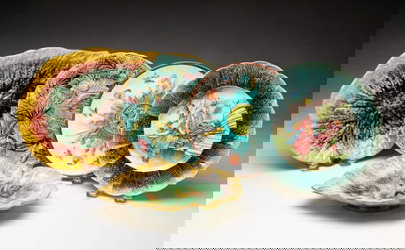 FIVE MAJOLICA PLATES. (1 of 9)