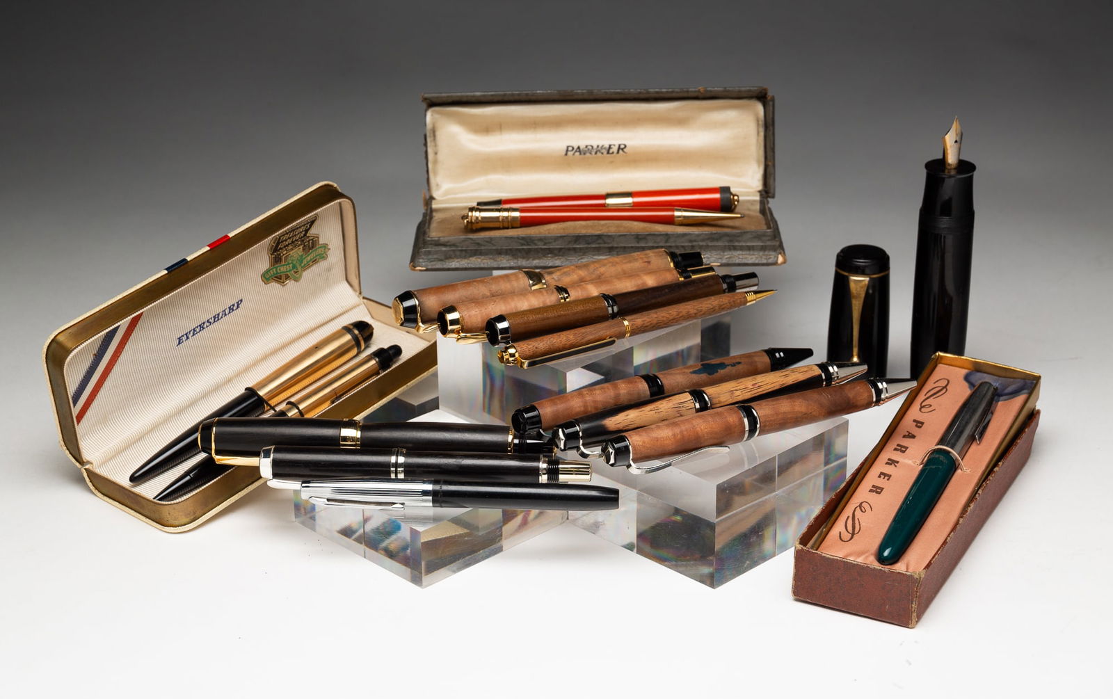 FOUNTAIN AND BALLPOINT PENS ASSORTMENT. (1 of 8)