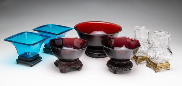 COLLECTION OF PEKING GLASS.