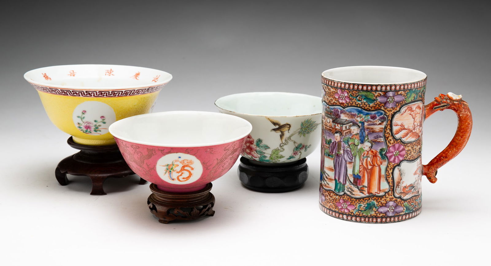 FOUR DECORATED CHINESE PORCELAIN ITEMS. (1 of 13)