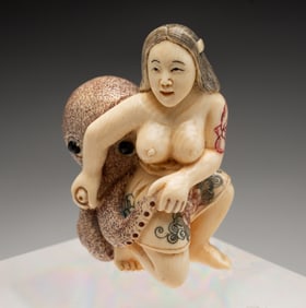 JAPANESE CARVED SHUNGA NETSUKE.
