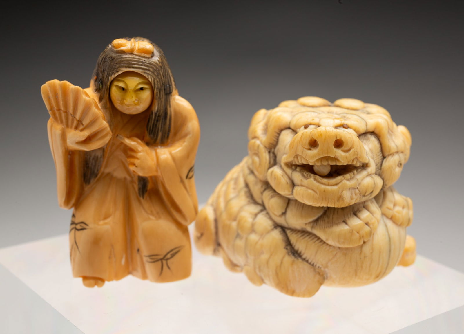 TWO JAPANESE CARVED NETSUKE. (1 of 3)