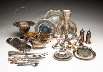 GROUP OF STERLING SILVER AND WEIGHTED HOLLOWWARE.