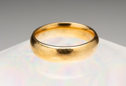 18K YELLOW GOLD HOLLOWARE BAND.