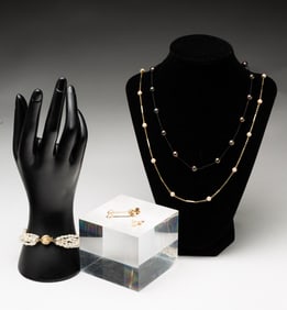 GROUP OF 14K YELLOW GOLD PEARL JEWELRY.