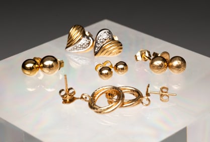 FIVE PAIR OF 14K YELLOW GOLD POST BACK EARRINGS.