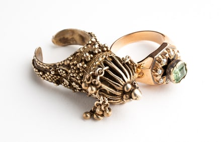 YEMENITE STERLING BRIDAL RING AND GOLD PERIDOT RING.