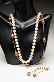 GROUPING OF 14K YELLOW GOLD AND PEARL JEWELRY.