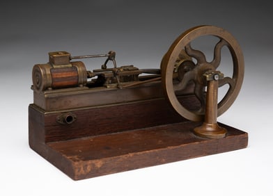 MODEL STEAM ENGINE.