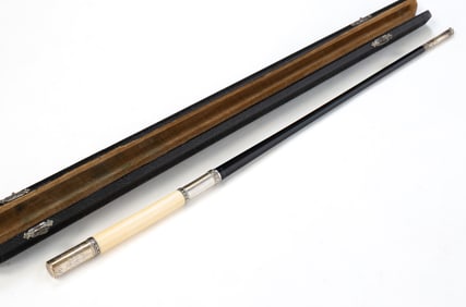 CASED CONDUCTOR'S BATON.