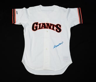 SAN FRANCISCO GIANTS JERSEY AUTOGRAPHED BY WILLIE MAYS.