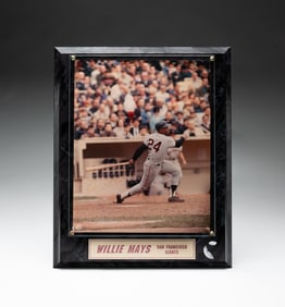 AUTOGRAPHED 8X10 PHOTO AND PLAQUE BY WILLIE MAYS.