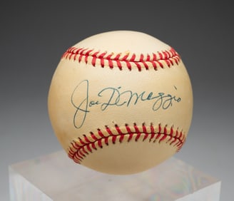 BASEBALL AUTOGRAPHED BY JOE DIMAGGIO.