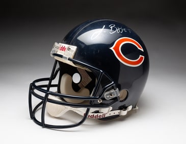 CHICAGO BEARS FOOTBALL HELMET AUTOGRAPHED BY LANCE BRIGGS.