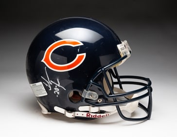 CHICAGO BEARS HELMET AUTOGRAPHED BY THOMAS JONES .