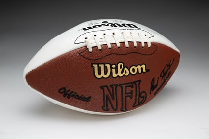 FOOTBALL AUTOGRAPHED BY ANTHONY MUNOZ.