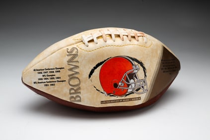 CLEVELAND BROWNS CHAMPIONS COMMEMORATIVE FOOTBALL AUTOGRAPHED BY BUTCH DAVIS.