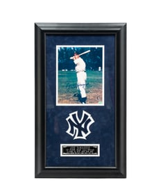 AUTOGRAPHED NEW YORK YANKEES PHOTO BY JOE DIMAGGIO.