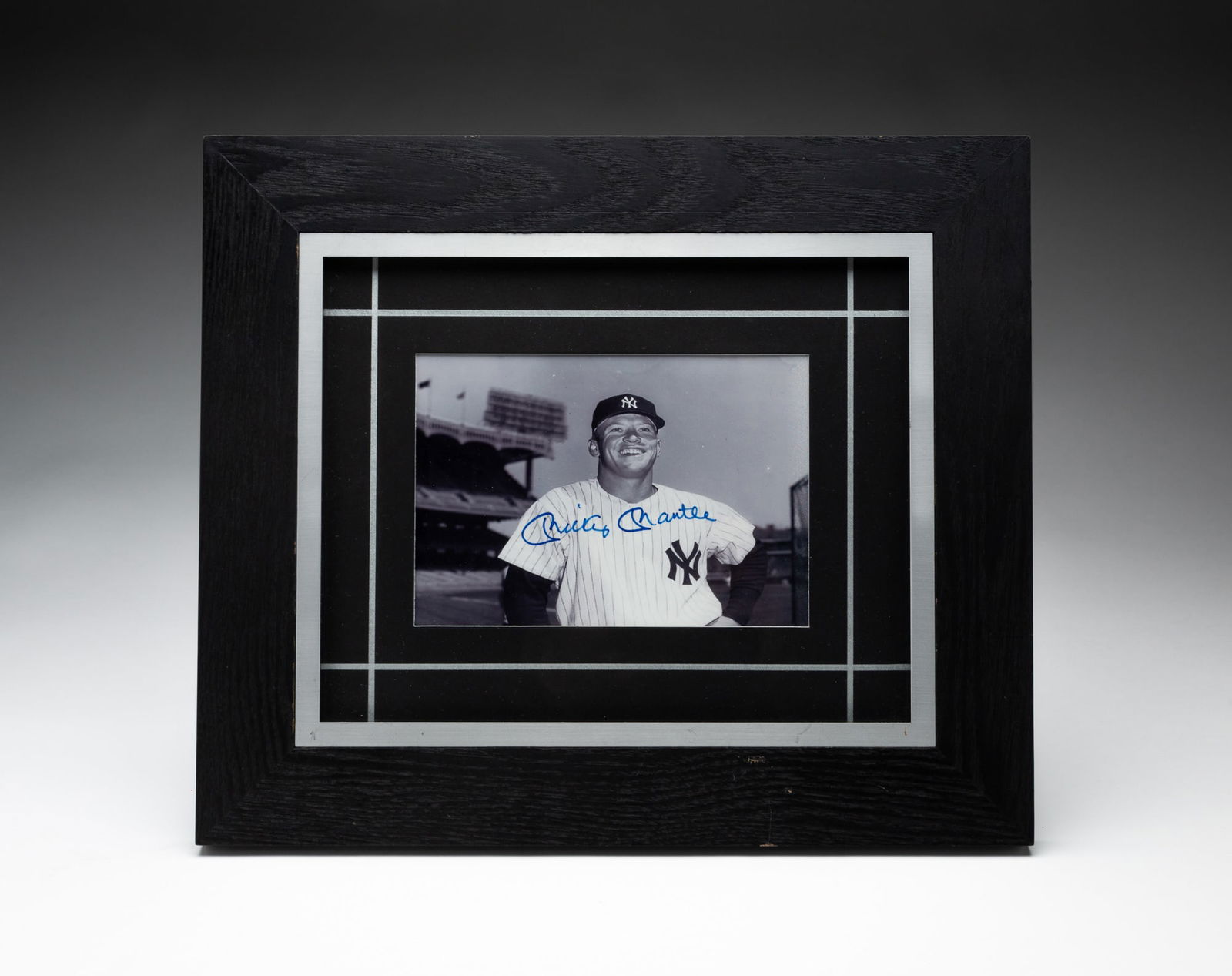 AUTOGRAPHED NEW YORK YANKEES PHOTO BY MICKEY MANTLE. (1 of 3)