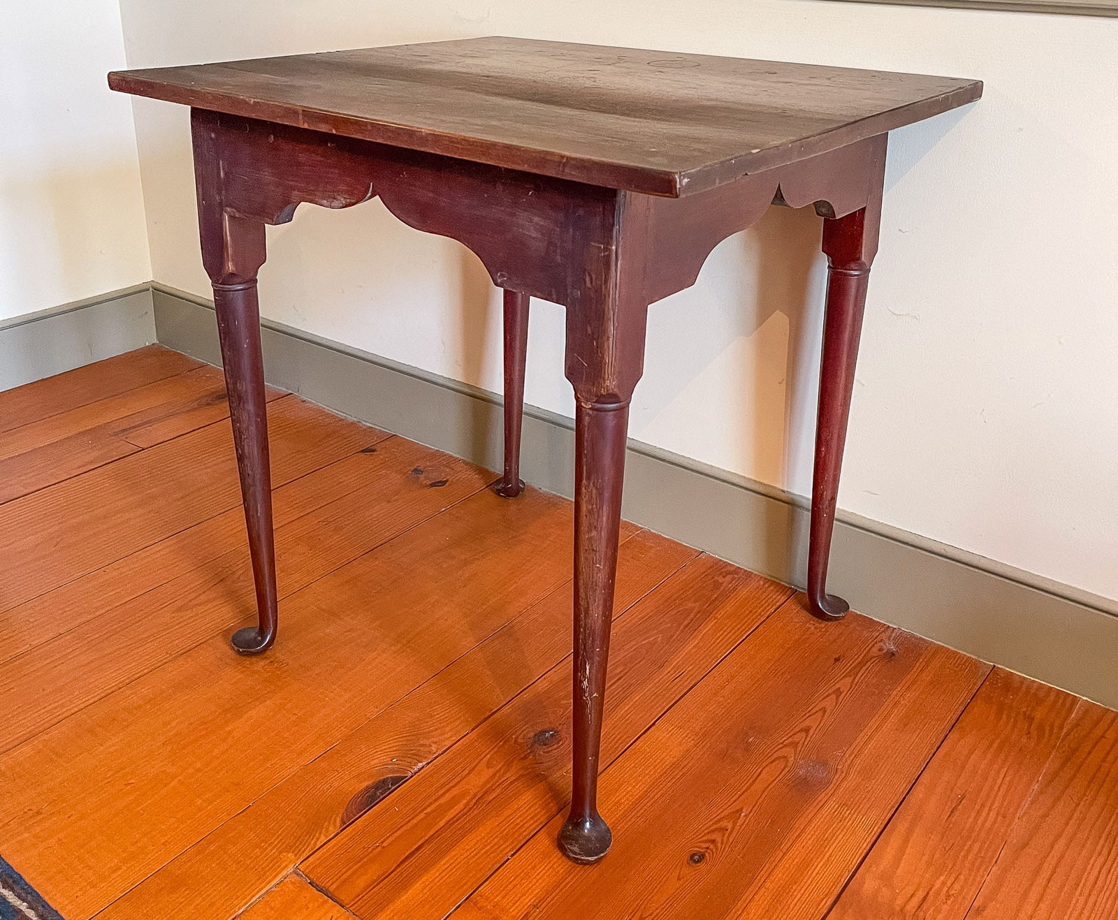 QUEEN ANNE TEA TABLE. (1 of 9)