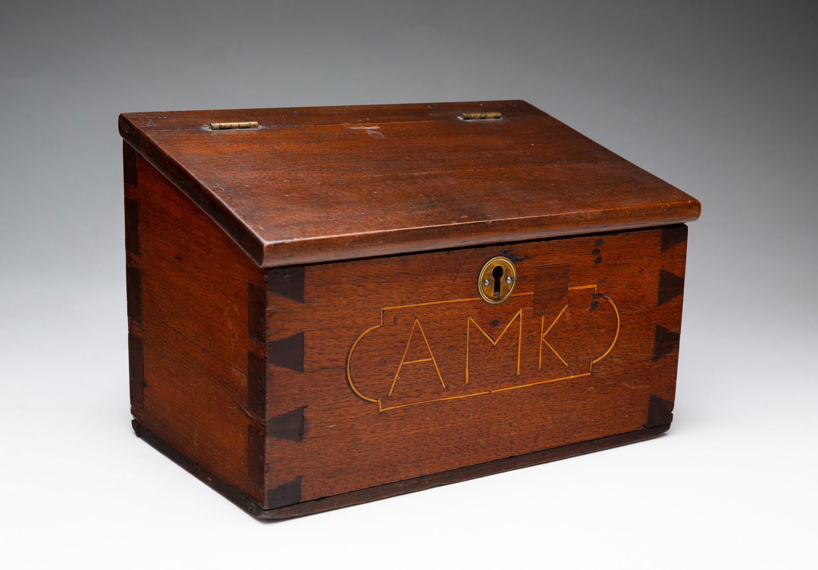 HINGE LID INLAID BOX. (1 of 7)