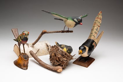 FOUR FOLK ART BIRDS.