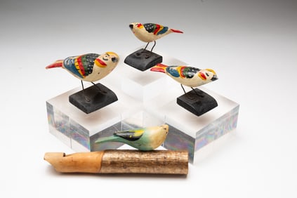 FOUR PAINT DECORATED CARVED BIRDS.