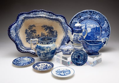 TEN BLUE AND WHITE TRANSFERWARE ITEMS.