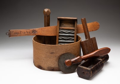 BENTWOOD MEASURE AND WOODEN UTENSILS.