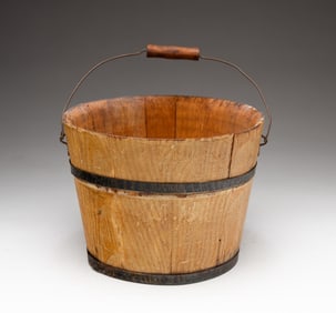 GRAIN PAINTED BERRY PAIL.