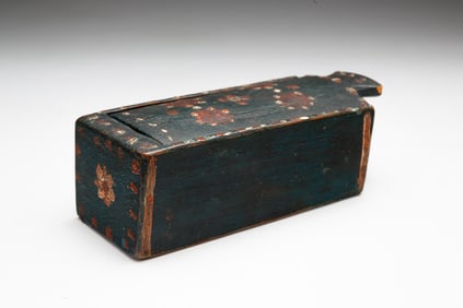 DIMINUTIVE PAINT DECORATED SLIDE LID BOX.
