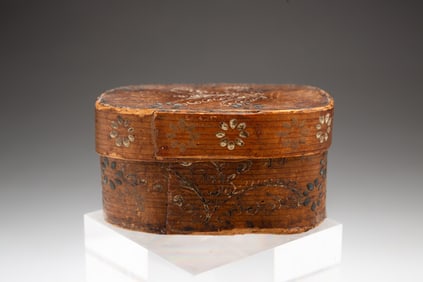 DIMINUTIVE PAINT DECORATED BENTWOOD BOX.