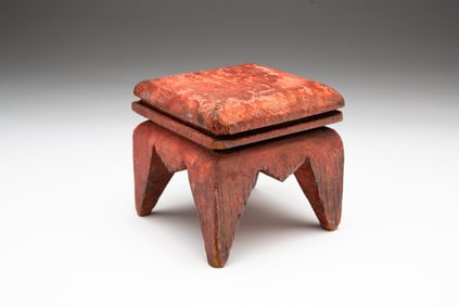 STOOL SHAPED LAMP TIDY.