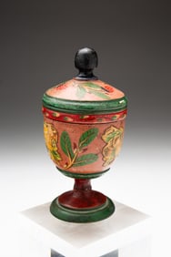 COVERED LEHNWARE FOOTED SAFFRON CUP.