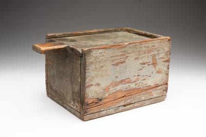 PAINTED SLIDE LID BOX.