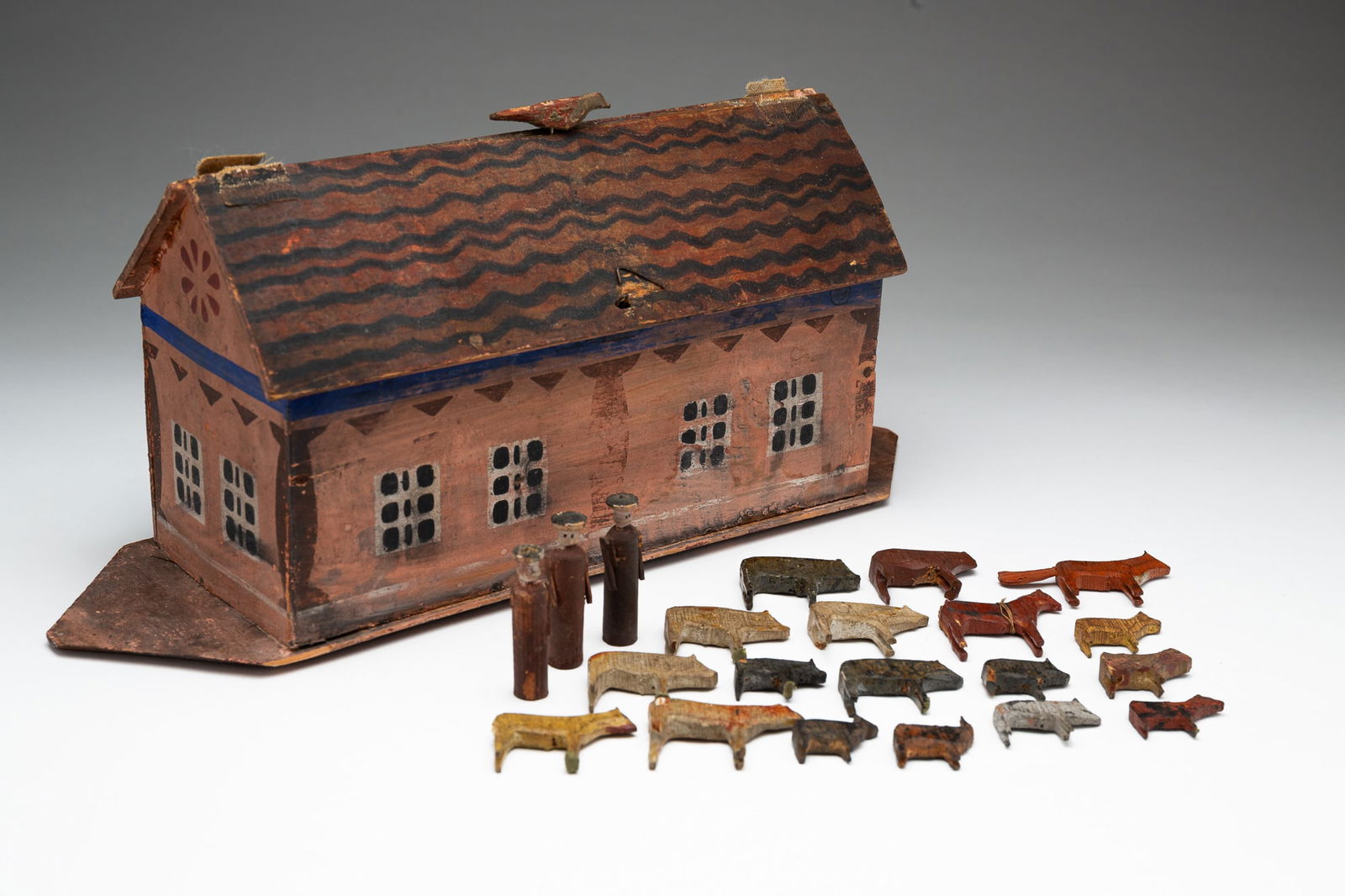 NOAH'S ARK WITH FIGURES. (1 of 5)