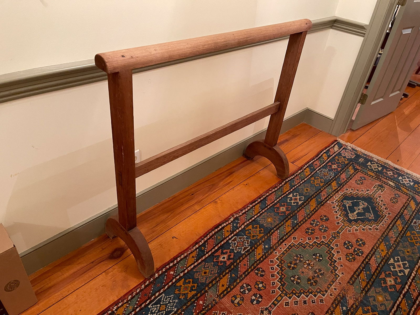 LARGE QUILT RACK. (1 of 3)