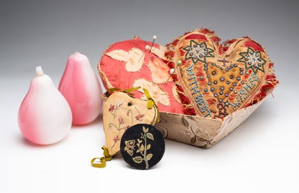 GROUPING OF SEWING NOTIONS.
