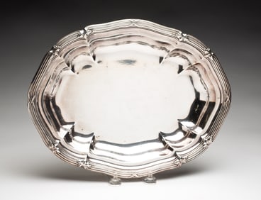 GEORGE III ENGLISH SILVER OVAL MEAT PLATTER BY PAUL STORR (1770-1844).