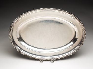 GEORGE III ENGLISH SILVER OVAL MEAT PLATTER BY PAUL STORR (1770-1844).