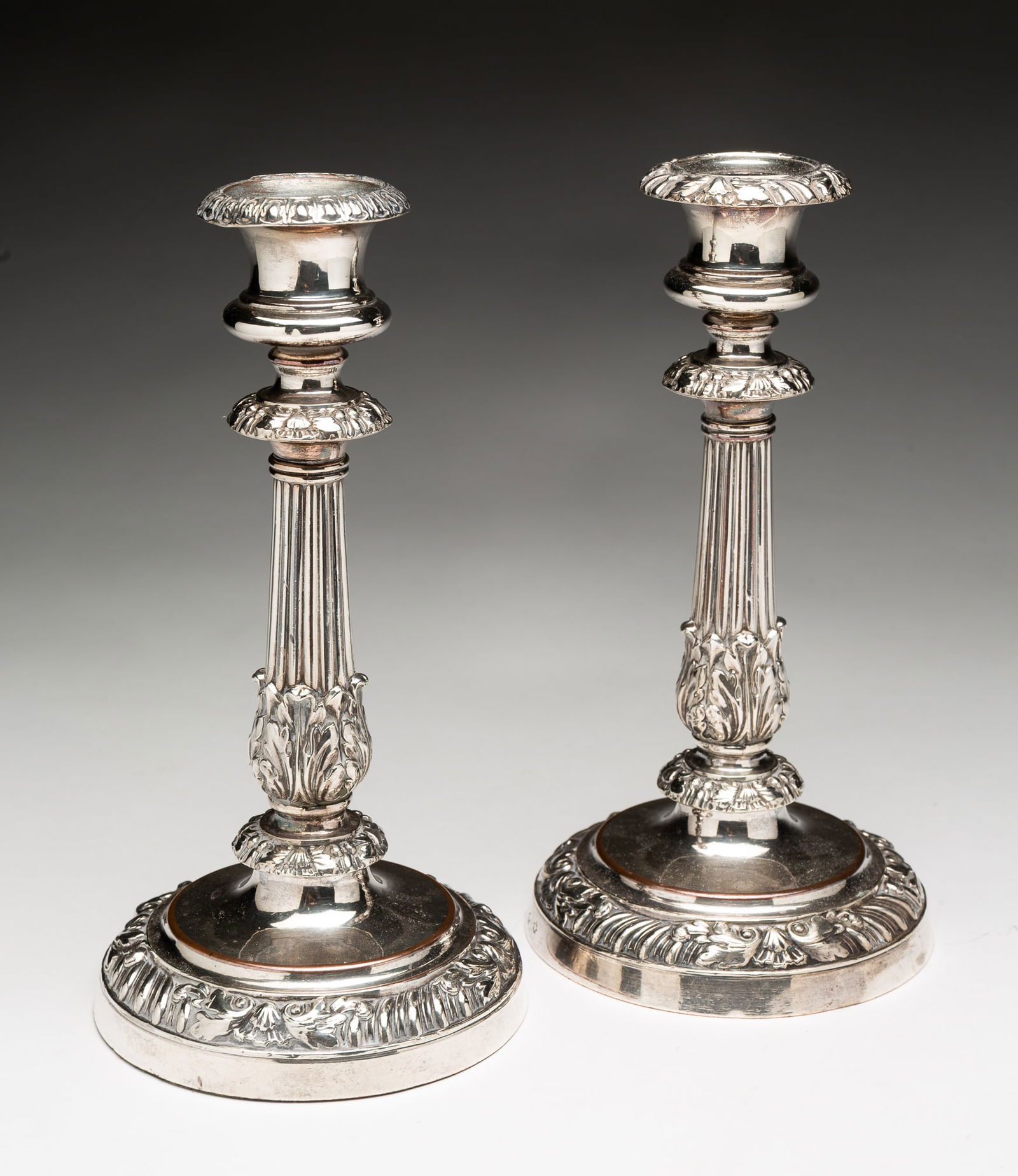PAIR OF GEORGE III ENGLISH SHEFFIELD SILVER PLATE CANDLESTICKS BY MATTHEW BOULTON (1728-1809). (1 of 7)